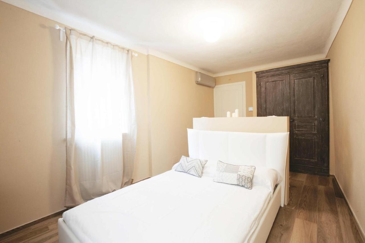 Dimora Della Rocca Bed & Breakfast Costigliole d'Asti Dış mekan fotoğraf