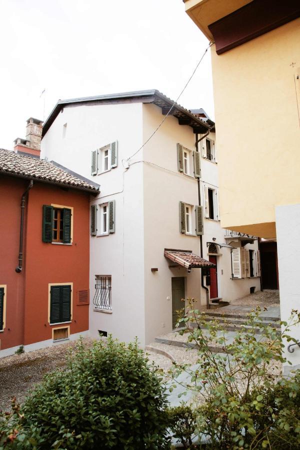 Dimora Della Rocca Bed & Breakfast Costigliole d'Asti Dış mekan fotoğraf