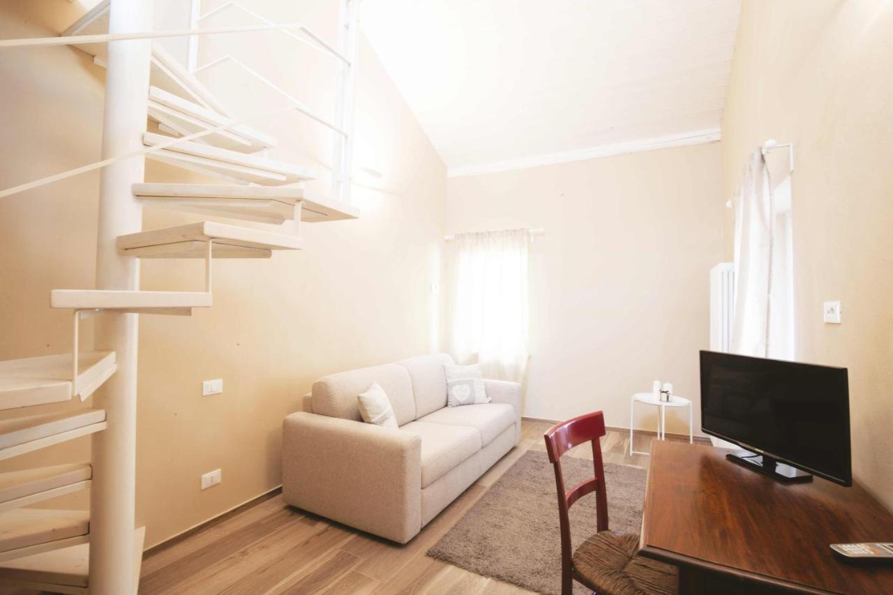 Dimora Della Rocca Bed & Breakfast Costigliole d'Asti Dış mekan fotoğraf